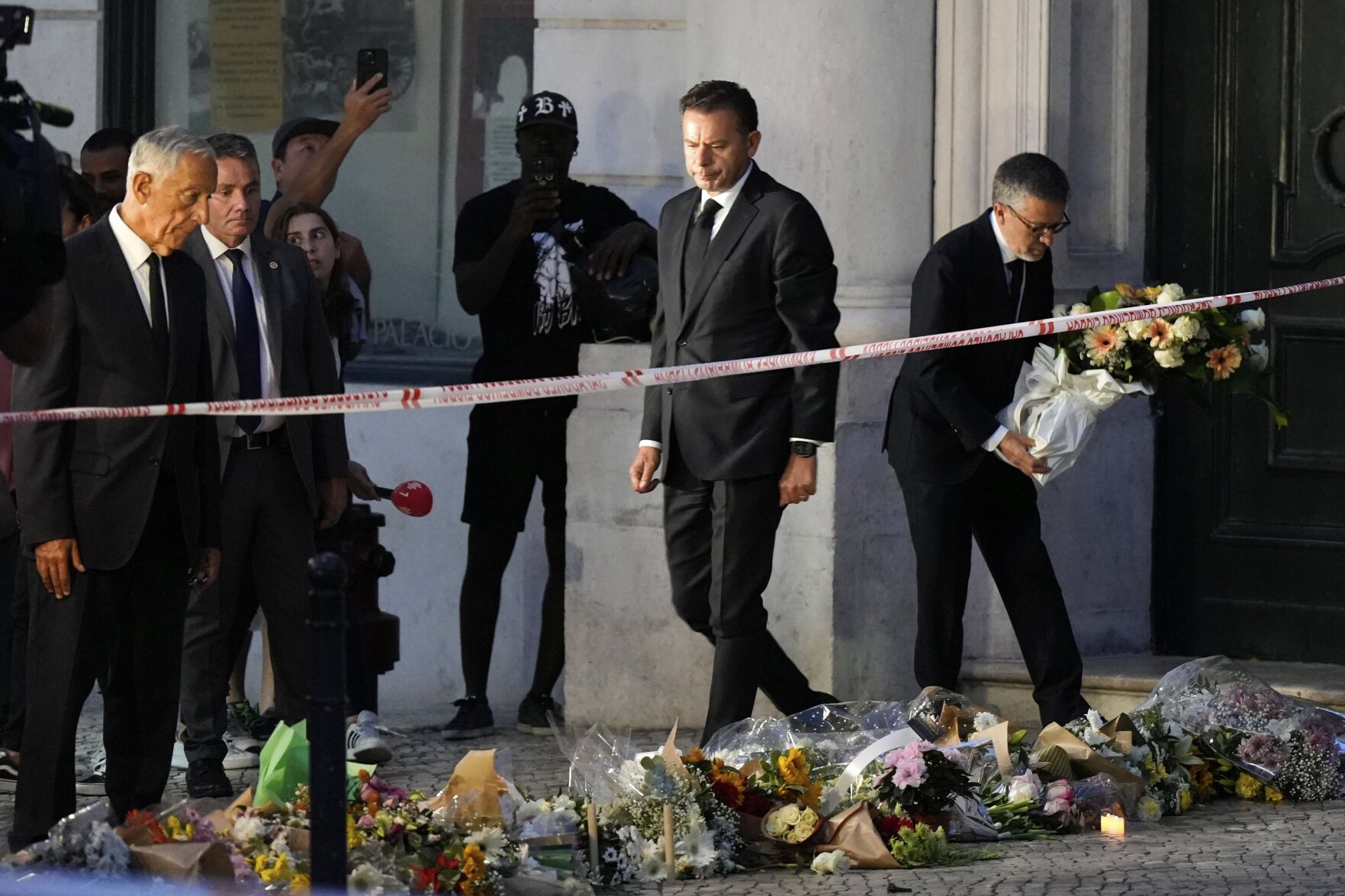 Lisbon memorial.JPG